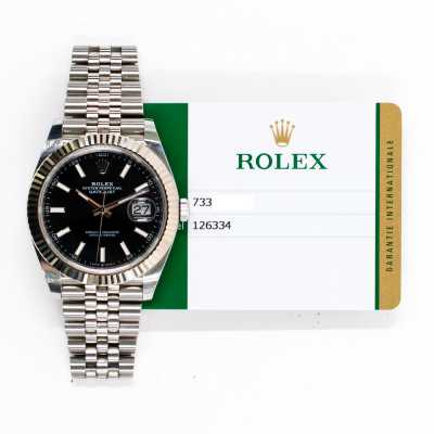 Rolex 126334 Datejust 41mm classic two-tone watch featuring black dial and Jubilee bracelet pre-owned