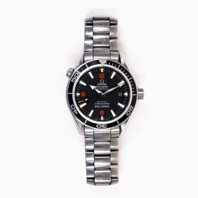 Omega Seamaster Planet Ocean 2201.51 42mm steel black dial orange minute hand dive preowned