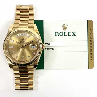 Day-Date 40mm Champagne Diamond Dial Fluted Bezel President Bracelet Yellow Gold